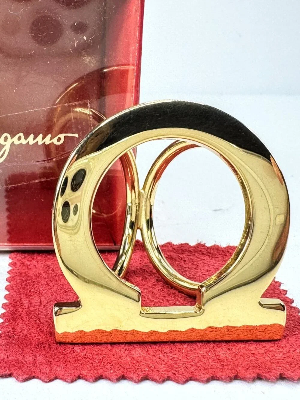 Vintage Salvatore Ferragamo Gold Tone Gancini Scarf Ring Made in Italy GS857